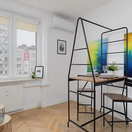 Compact With Air Conditioning In By Renters Appartement *